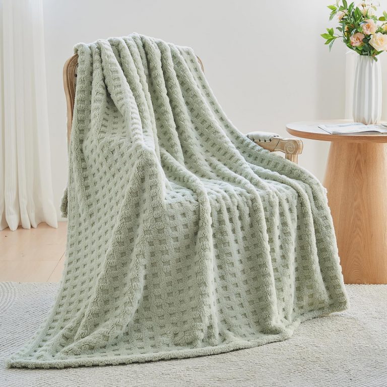 Wajade Kuscheldecke Flauschig 127 x 178 cm Sage Green7,19 € inkl. Prime Versand 🔥https://amzn.to/4nRjAMJ
