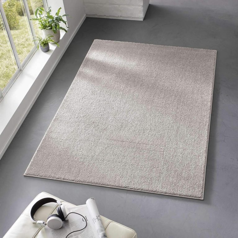 🤴 Taracarpet Teppich Kurzflor weicher Designer Uni Bodenbelag Madrid fürs Wohnzimmer, Kinderzimmer, Schlafzimmer und die Küche geeignet Grau Silber 120x170 cm26,75€ statt 36,74€ - 28,00 % 🔥🚚 Verkauft und Versand durch taracarpet4,125 Bewertungen: 4.2 / 5.0 ⭐️⭐️⭐️⭐️🛒 zu Amazon https://www.amazon.de/dp/B082ZV4QNT/?amp%3Btag=preisfehlerheute-21&amp%3Bth=1&amp%3Bpsc=1&tag=preisfehlerheute-21