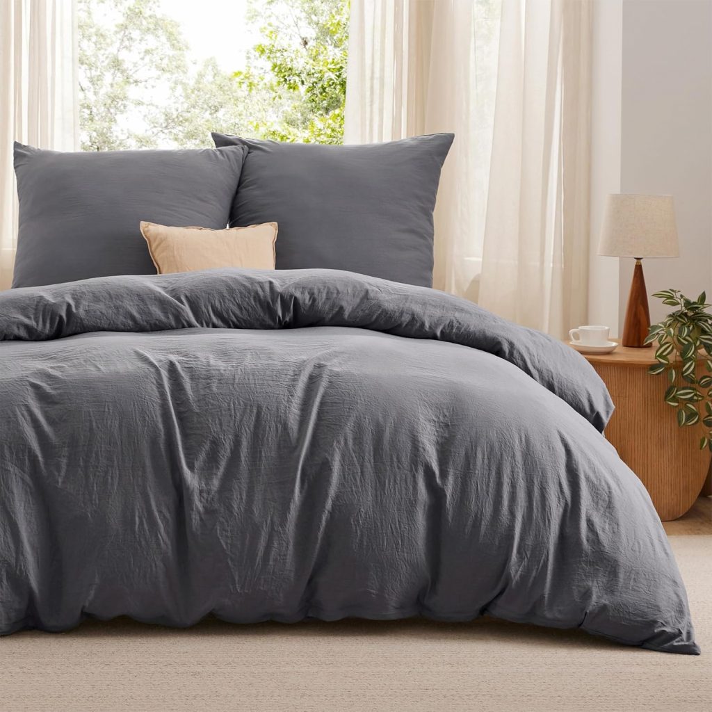 BEDSURE Bettwäsche 220×240 3teilig Bettwäsche-Set – Weich Baumwollähnlich 1 Bettbezug 240 x 220 cm und 2 Kissenbezüge 80×80 cm，ÖKO-TEX Vorgewaschene Deckenbezug Bedding, Anthrazit mit Reißverschluss18,35€ statt 29,99€➡️ https://www.amazon.de/dp/B0DF878ZVT/?tag=preisfehlerheute-21