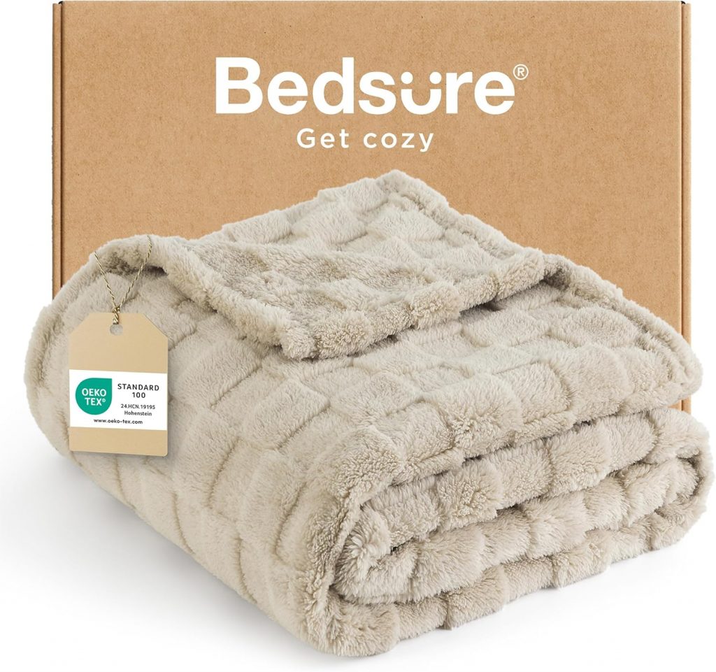 👑 BEDSURE Kuscheldecke Flauschig – Fleecedecke & Wolldecke, Sofadecke, Schachbrettmuster Tagesdecke, Weiche Warme Karierte Decken für Zimmer Deko, Wohn- & Kuscheldecken, Hellbraun, 150 x 200 cm14,43€ statt 19,98€ – 28,0 🔥🚚 Verkauft von Bedsure EU und Versand durch Amazon653 Bewertungen: 4.6 / 5.0 ⭐️⭐️⭐️⭐️⭐️🛒 zu Amazon https://www.amazon.de/dp/B0CHM89Y6R/?th=1&tag=preisfehlerheute-21#038;psc=1&tag=preisfehlerheute-21