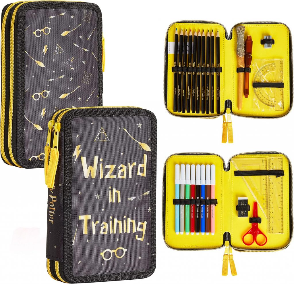 Harry Potter Federmäppchen, Kollektion von Schule zubehör, Polyester Etui, Gelb, 1 Stück Federpenal, 2-Fach Etui Schule, Geschenke Fans10,19€ statt 16,99€➡️ https://www.amazon.de/dp/B0881VK8KD/?tag=preisfehlerheute-21