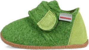 🤴 Giesswein Unisex Kinder Giesswein Slim Fit Kinderhausschuh OberstaufenHausschuhe29,95€ statt 47,95€ - 38,00 % 🔥🚚 Verkauft und Versand durch Giesswein AG2,131 Bewertungen: 4.7 / 5.0 ⭐️⭐️⭐️⭐️⭐️🛒 zu Amazon https://www.amazon.de/dp/B078W93VTS/?th=1&%3Bpsc=1&%3Btag=preisfehlerheute-21&tag=preisfehlerheute-21