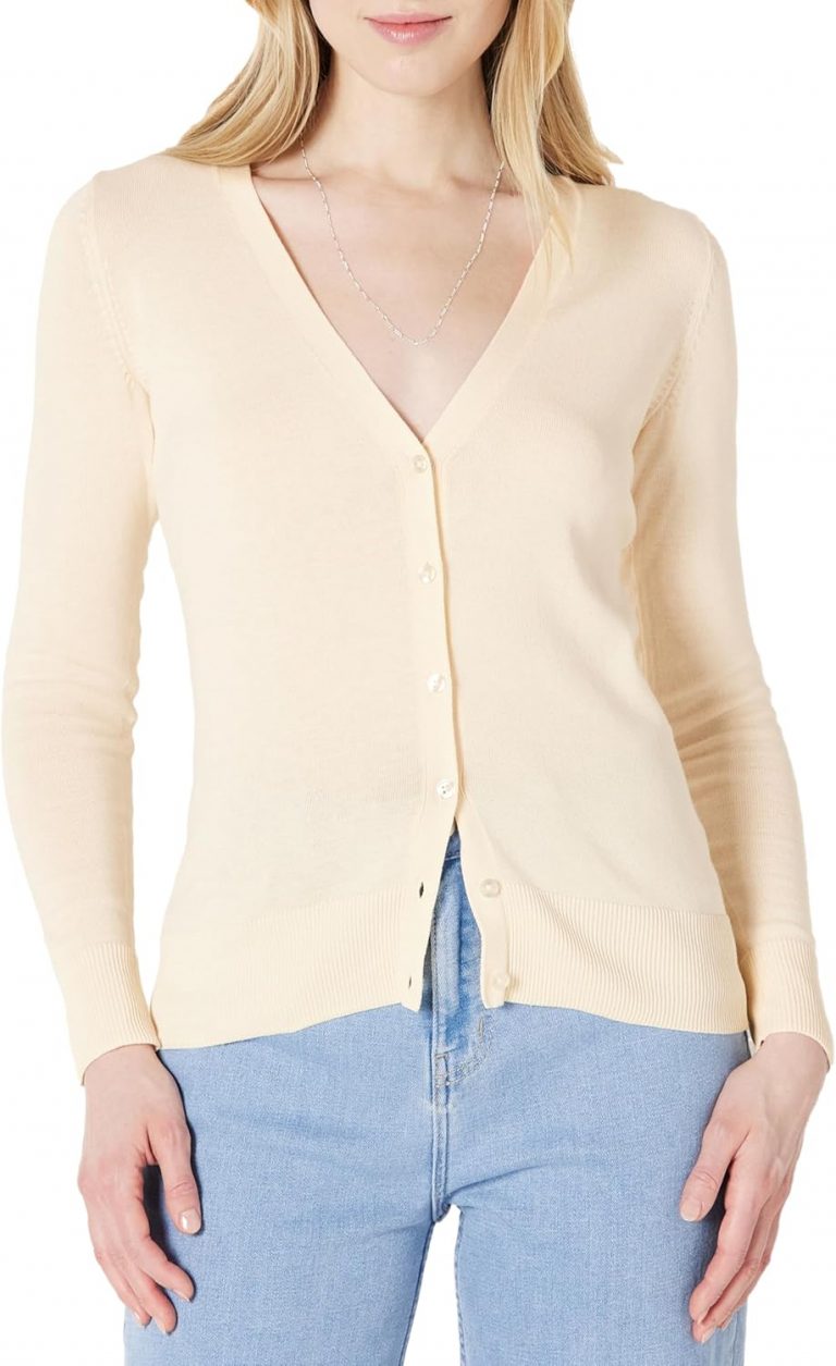 👑 Amazon Essentials Damen Leichter Cardigan mit V-Ausschnitt (in Übergröße erhältlich)💰 nur 17,01🚚 Verkauft durch Amazon und Versand durch Amazon232 Bewertungen: 4.3 / 5.0 ⭐️⭐️⭐️⭐️🛒 https://www.amazon.de/dp/B08T7GV93Q/?amp%3Btag=preisfehlerheute-21&amp%3Bth=1&amp%3Bpsc=1&tag=preisfehlerheute-21