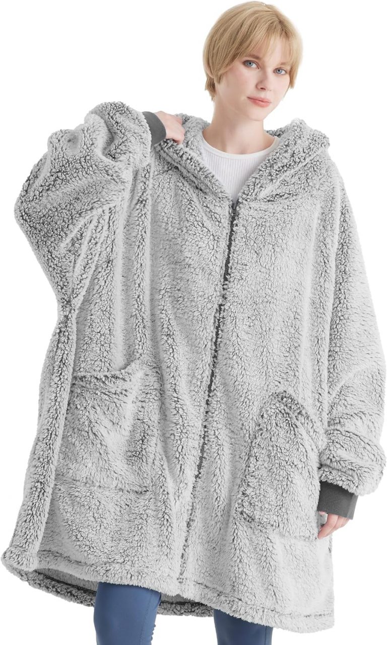🤴 BEDSURE Hoodie Decke mit Ärmeln - Kuscheldecke mit Ärmeln übergroße Pullover Mit Reißverschluss, Sherpa Kuschelpullover Loungewear Sweatshirt Lang, Weihnachtsgeschenke für Frauen Herren Damen23,74€ statt 31,99€ - 26,00 % 🔥🚚 Verkauft von Bedsure EU und Versand durch Amazon2,248 Bewertungen: 4.6 / 5.0 ⭐️⭐️⭐️⭐️⭐️🛒 zu Amazon https://www.amazon.de/dp/B097YF8JJ9/?amp%3Btag=preisfehlerheute-21&amp%3Bth=1&amp%3Bpsc=1&tag=preisfehlerheute-21