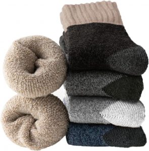 🤴 Josnown Thermosocken Herren, 5 Paar Dicke Frotteesohle Winter Warme Socken, Anti Schwei&szlig;, Thermo Effekt, Atmungsaktives Wollsocken, Gr&ouml;&szlig;e 39-459,98&euro; statt 14,99&euro; - 34,00 % 🔥🚚 Verkauft von GUOGE TECH und Versand durch Amazon1,339 Bewertungen: 4.5 / 5.0 ⭐️⭐️⭐️⭐️⭐️🛒 zu Amazon https://www.amazon.de/dp/B0B76ZWQYS/?th=1&amp%3Bpsc=1&amp%3Btag=preisfehlerheute-21&tag=preisfehlerheute-21