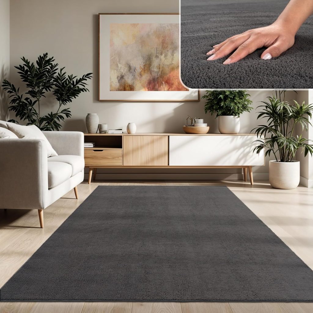 👑 Paco Home Moderner Kuscheliger Wohnzimmer Teppich Kurzflor waschbar flauschig Weich Einfarbig Felloptik zeitlos stilvoll rutschfest pflegeleicht, Grösse:120×160 cm, Farbe:Anthrazit17,57€ statt 23,99€ – 27,0 🔥🚚 Verkauft und Versand durch TeppichCenter2418,569 Bewertungen: 4.2 / 5.0 ⭐️⭐️⭐️⭐️🛒 zu Amazon https://www.amazon.de/dp/B08C5KVNSM/?tag=preisfehlerheute-21