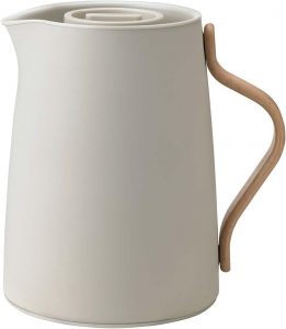 🤴 Stelton Tee-Isolierkanne Emma - Isolierte Kunststoff-Teekanne mit Deckel & Edelstahl-Thermoeinsatz - Modernes Design, cleverer, integrierter Infusionsfilter & Buchenholzgriff - 1 Liter, Soft Sand75,15€ statt 119,00€ - 37,00 % 🔥🚚 Verkauft und Versand durch Casa Due pur GmbH421 Bewertungen: 4.1 / 5.0 ⭐️⭐️⭐️⭐️🛒 zu Amazon https://www.amazon.de/dp/B09HXXGW2M/?tag=preisfehlerheute-21