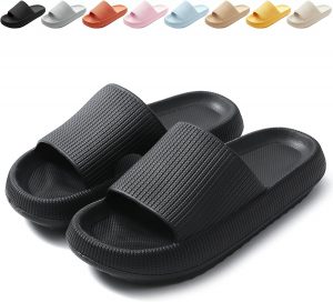 Calish Badeschuhe Herren Damen Cozislides Original Slippers Cloudyzz Schlappen Wolke Rutschfeste Badelatschen Hausschuhe Sommer Pantoletten Badeschlappen Flip Flops Indoor/Outdoor, Schwarz, 46-47 EU16,14&euro; ➡️ https://www.amazon.de/dp/B0C61KND4J/?tag=preisfehlerheute-21