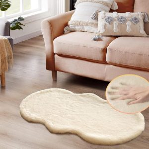 🤴 Teppich Schlafzimmer Beige Flauschig 60x120 cm Fellteppich Kunstfell Teppich Weich Wohnzimmer Waschbar Fellform22,79&euro; statt 34,99&euro; - 35,00 % 🔥🚚 Verkauft von Faux Fur Store und Versand durch Amazon2,651 Bewertungen: 4.2 / 5.0 ⭐️⭐️⭐️⭐️🛒 zu Amazon https://www.amazon.de/dp/B0BZXMMY8F/?th=1&amp%3Bpsc=1&amp%3Btag=preisfehlerheute-21&tag=preisfehlerheute-21