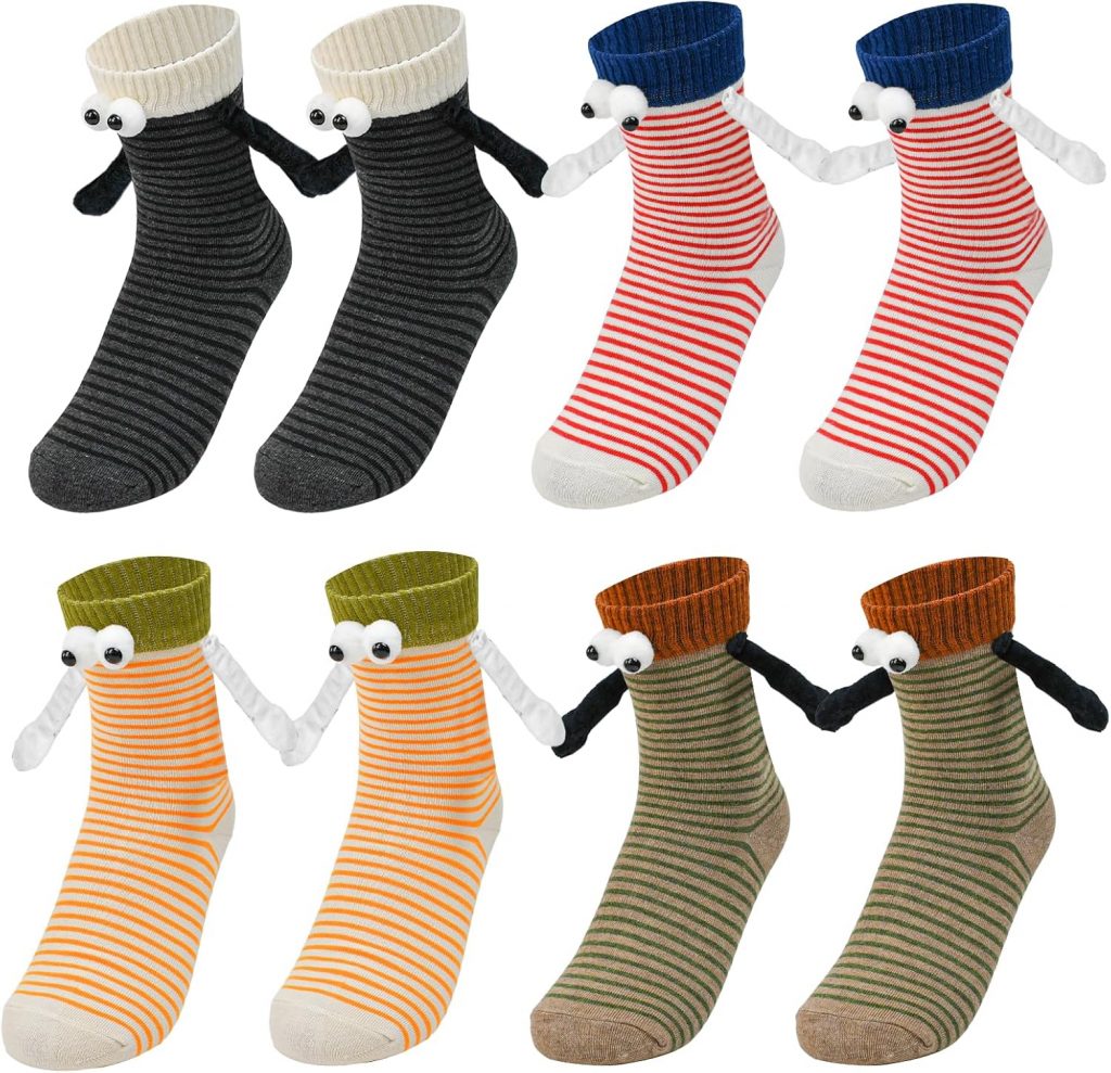Fuhesgu 4 Paare Socken mit Magnetischen Händen Magnetsocken Hände Freundschaftssocken Hand in Hand Socken Lustig Hand Holding Socks für Frauen Freundin Freunde Partner Geburtstage1.99€ ➡️ https://www.amazon.de/dp/B0FPR1H5Y7/?tag=preisfehlerheute-21