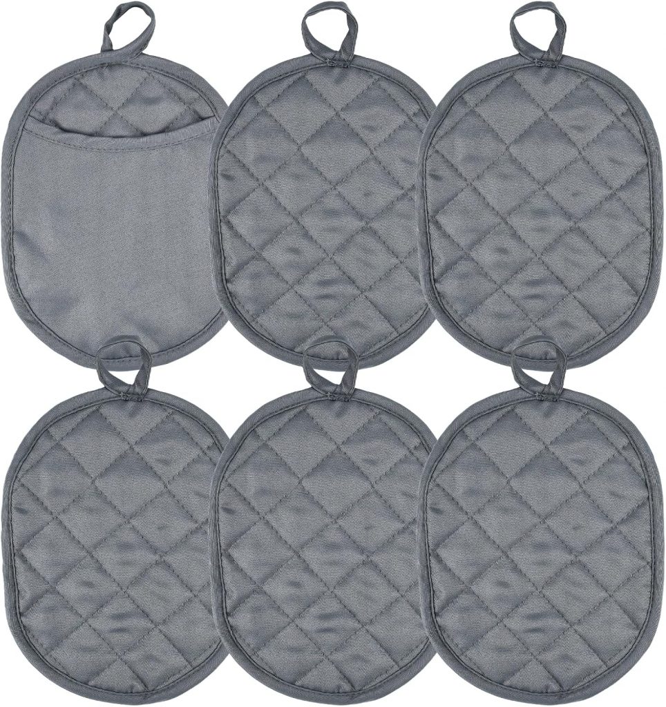 KYYGKY 6 Stück Topflappen Set mit Tasche Oven Mitts Kitchen Gloves Topflappen Handschuh Grau Topfhandschuhe Hitzebestaendig bis 160°C Ofenhandschuh Küchenhelfer zum Kochen Backen Küchenzubehör2,99€ ➡️ https://www.amazon.de/dp/B0DFLTQSRB/?tag=preisfehlerheute-21
