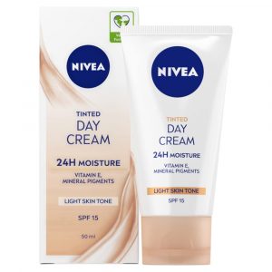 NIVEA Get&ouml;nte feuchtigkeitsspendende Tagescreme im 4er-Pack (4 x 50 ml), mit Vitamin E angereicherte get&ouml;nte Feuchtigkeitspflege mit LSF 15, Skin Care Essentials13,99&euro; ➡️ https://www.amazon.de/dp/B00UT9C9G0/?tag=preisfehlerheute-21