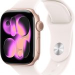 Apple Watch Series 11 GPS 42 mm Smartwatch mit Aluminiumgehäuse in Roségold und Sportarmband in Blassrosa (S/M). Schlafindex, Fitnesstracker, Gesundheitstracking, Always-On Display, Wasserschutz