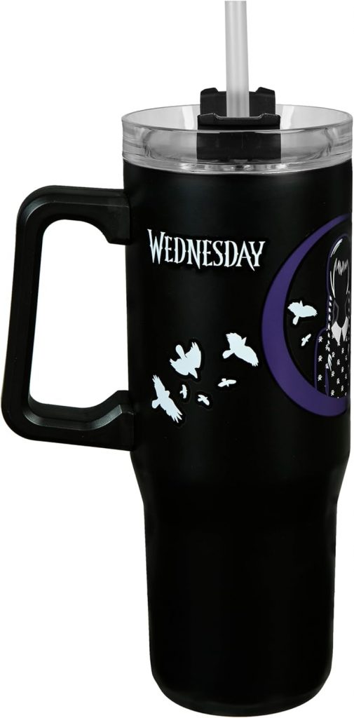 Undercover – Wednesday Isolierbecher mit Strohhalm – 880ml Fassungsvermögen – Edelstahl Trinkbecher mit Handgriff – BPA frei, Schwarz9,00€ ➡️ https://www.amazon.de/dp/B0F3363Q73/?tag=preisfehlerheute-21