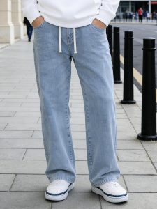 Herren-Jeans, normale Passform, gerades Bein, Baggy-Denim-Hose mit Kordelzug, elastischer Bund, lockere Y2K-Stil, Jeans mit Taschen, Hell, blau, X-Groß6,53€ ➡️ https://www.amazon.de/dp/B0GL8BL6ML/?tag=preisfehlerheute-21