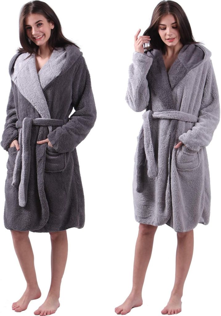 HOMELEVEL Sherpa Wende Bademantel Lammfell Optik für Damen und Herren mit Kapuze…